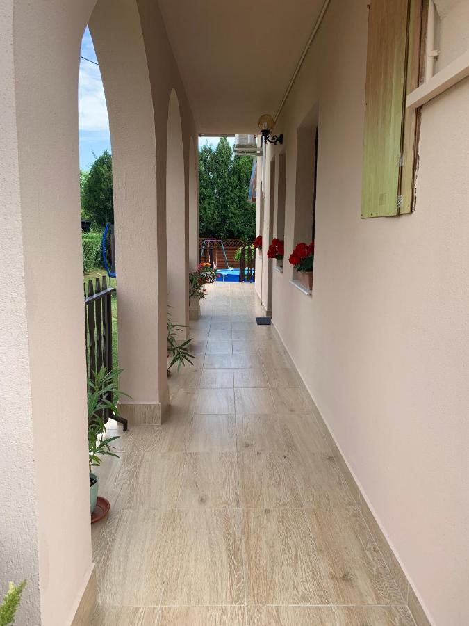 Nagcsalados Rozsa Apartman Balatonlelle Exterior foto